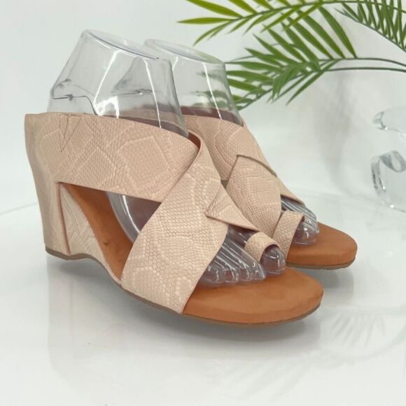 Gentle Souls Inna Leather Wedge, Women’s Embossed Sandal, Size 9.5 - Picture 1 of 9